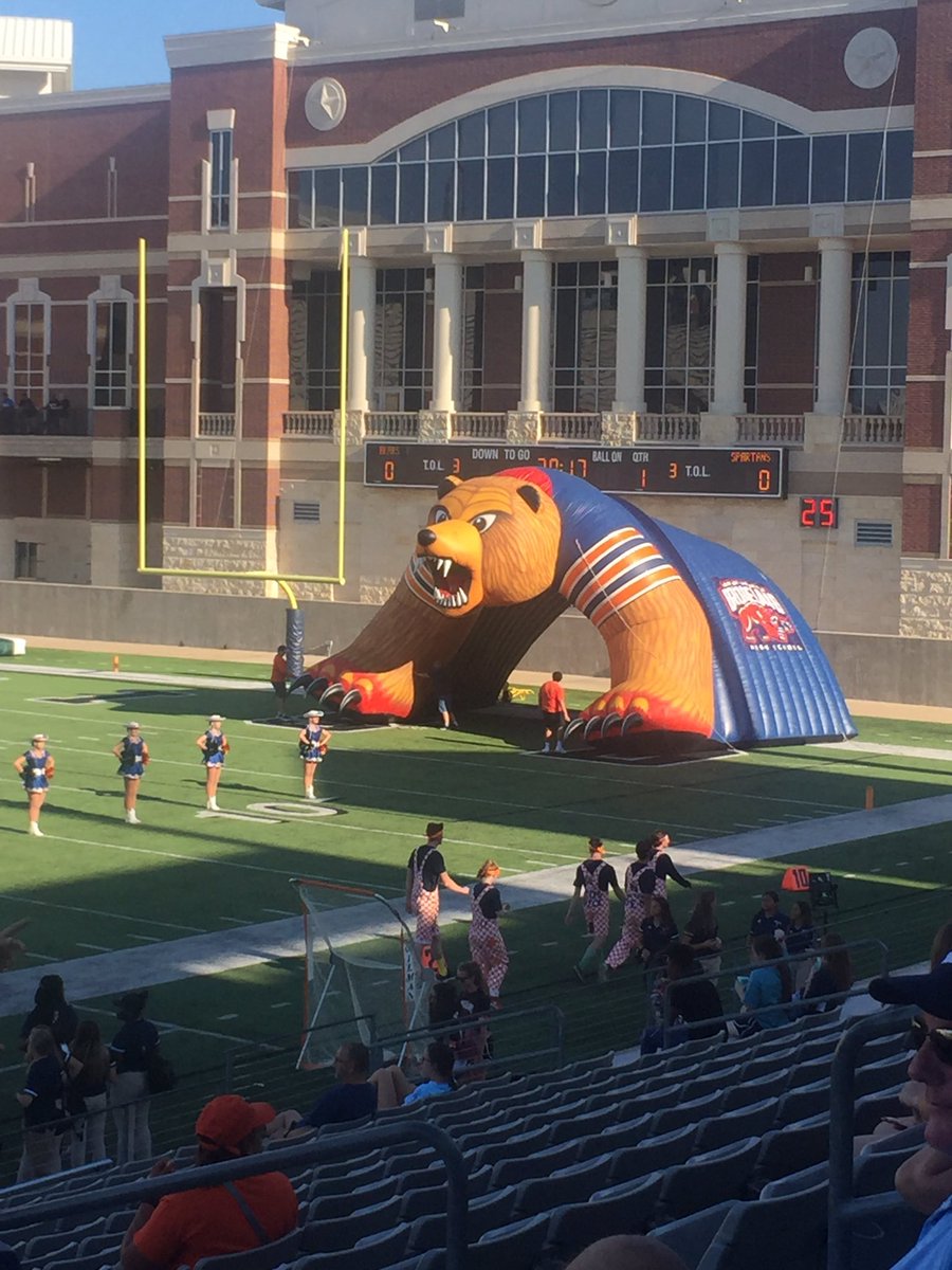 WallisBthe1's tweet image. Huge night for @BridgelandFB w/ a 54-7 win over Stratford - offense moved the ball and D shut it down! Great seeing every player contribute. #airattack #HighSchoolFootball @hunter15wallis @finn1nicholson @irishaggie5 @_dylancrippen @BridgelandCFISD