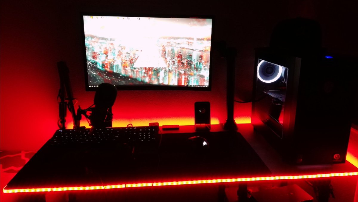 WITHSLO1's tweet photo. #REDGAMING ❤️ https://t.co/FrkoloySBh