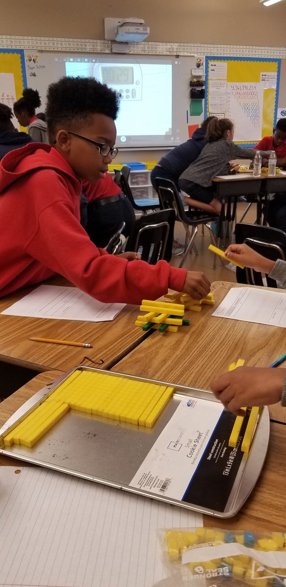 lmathews4th's tweet photo. Students are leaning more about decimals through collaboration, teamwork, and manipulatives. #positivelyLIFE #lsmathchat #LifeLeader #stemscopesmath https://t.co/CUv2ablJo2