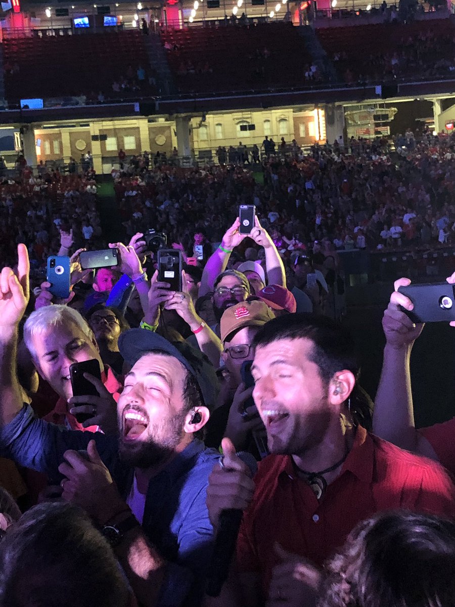 Sarahrae1's tweet photo. Thanks @BobCrawfordBass @joekwon80 @ScottAvett and Seth for taking the time to hug me and 50 of my friends before the amazing @theavettbros show tonight.  I forgot to thank you for writing Bang Bang. Can’t wait to hear the rest of the new album. ❤️❤️❤️❤️ https://t.co/ibJuOJCRJE