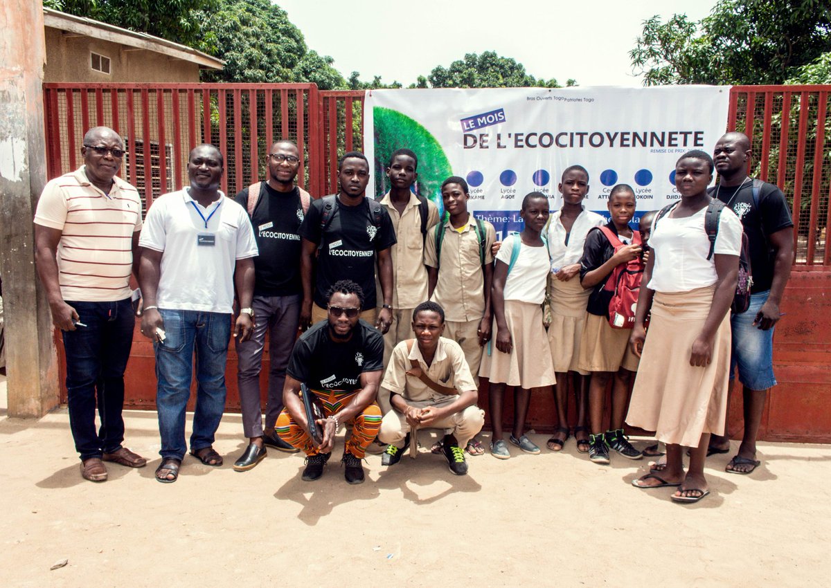 aymane_gbadamas's tweet photo. L'éducation à la base n'est plus à démontrer, il nous faut un bon système éducatif pour un lendemain meilleur #ProgramMec
#Moisdelécocitoyenneté #Zerodéchetplastique
@LPClimat @Angelman90 @DidierKissode @ONUEnvironmt https://t.co/5AbD34XMby