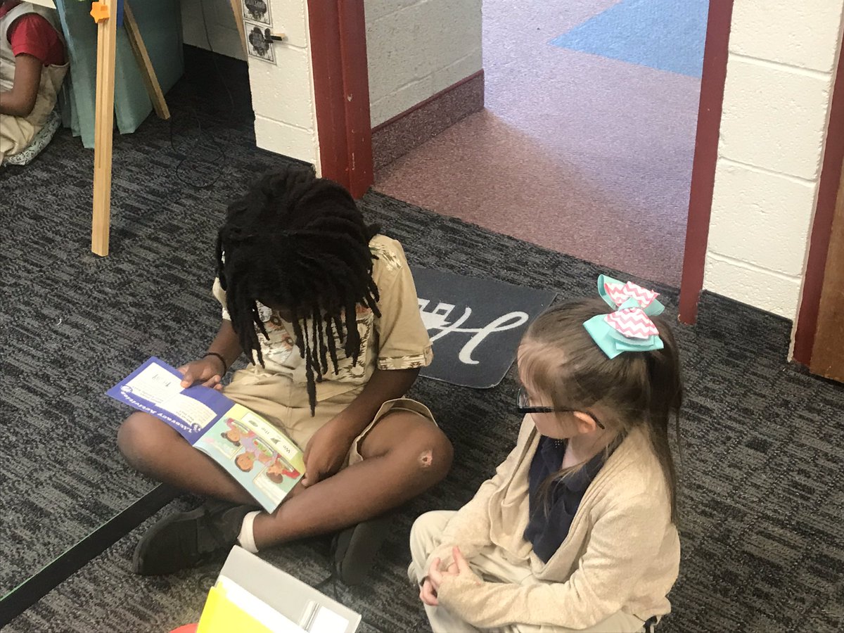 mrslee2018's tweet photo. Had some wonderful second graders visit my kinders yesterday for reading buddies☺️ #readingcommunity #bullpups #glenwoodleadershipacademy https://t.co/RA83f0o0oE
