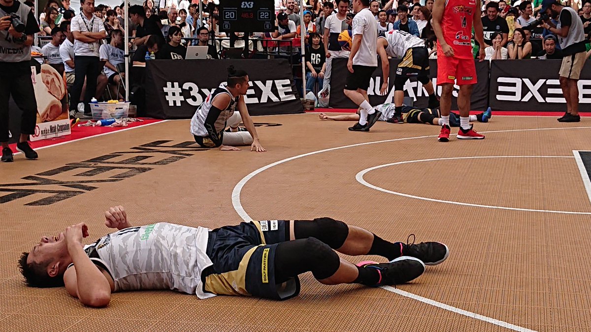 ayumi111000's tweet photo. 1試合目から壮絶だった!
#3x3EXEPLAYOFFS
#ZETHREEEXE https://t.co/9WPp9jZvBh