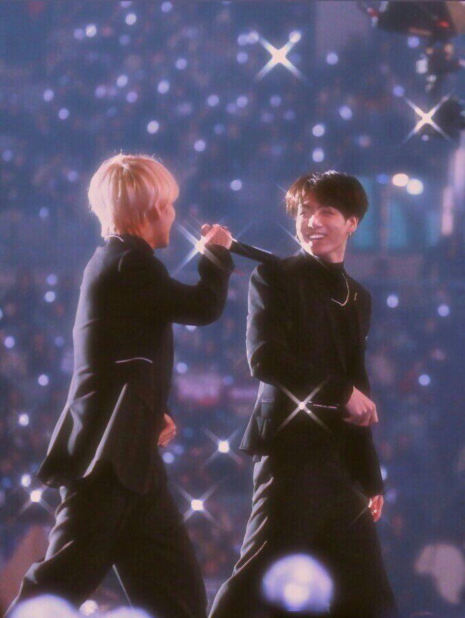 This is the first time I making a thread about taekook, I don't want attention or like, just want your smile and see happiness on your face  #taekook