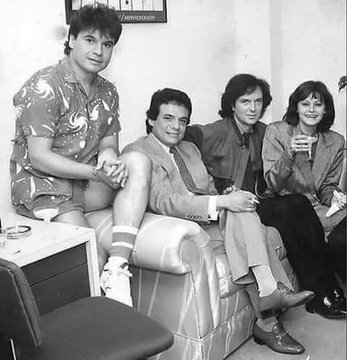 <a href="/CamiloSesto/">Camilo Sesto</a> Las estrellas no se apagan, se reúnen.

✝️ #CamiloSesto
✝️ Juan Gabriel
✝️ Rocío Durcal
🙏 José José