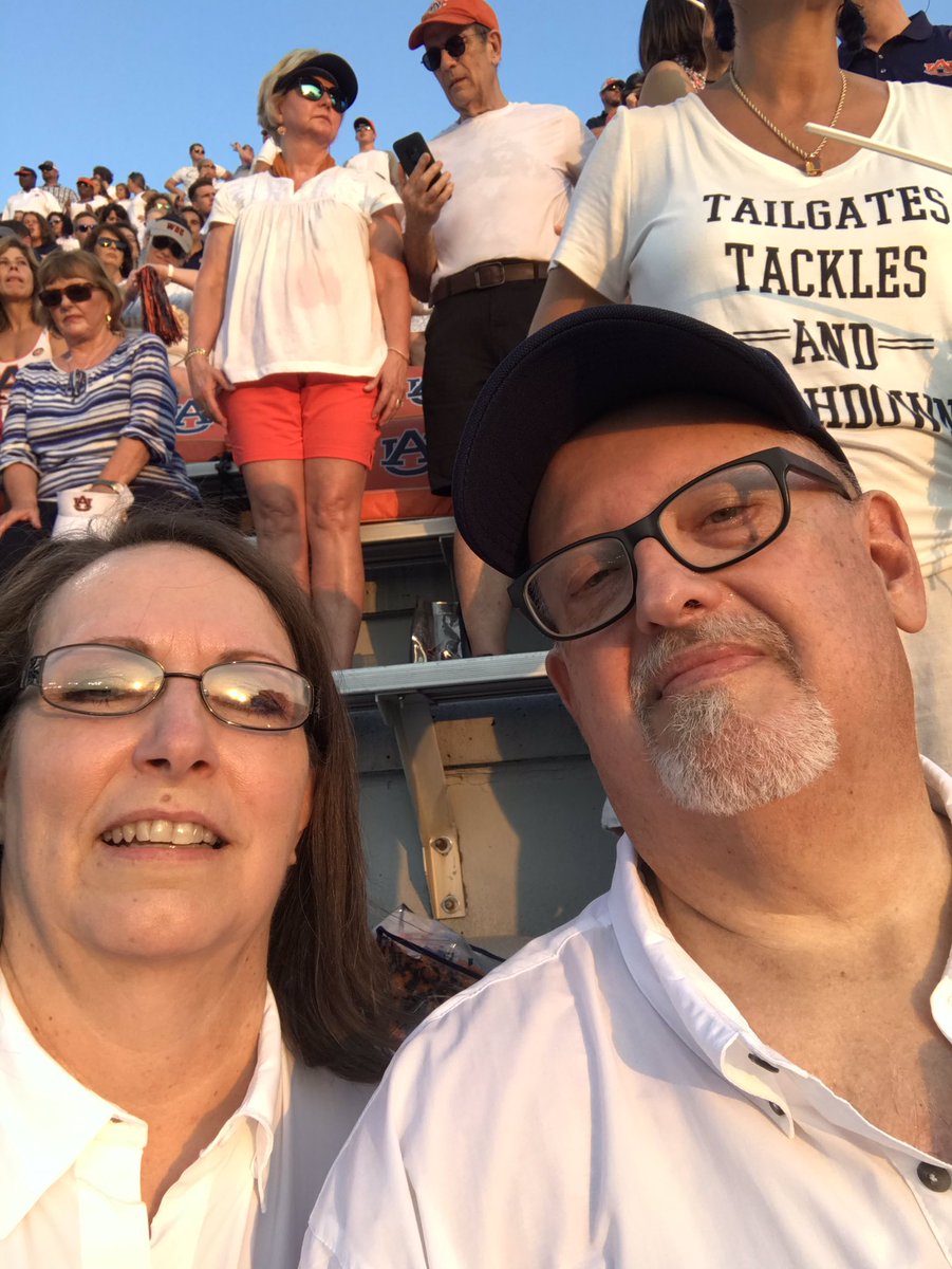 Melaine_Kerr's tweet photo. Had such a fun night with this guy!!!
War Eagle 🦅 🦅🦅 https://t.co/B9tQUdcySG