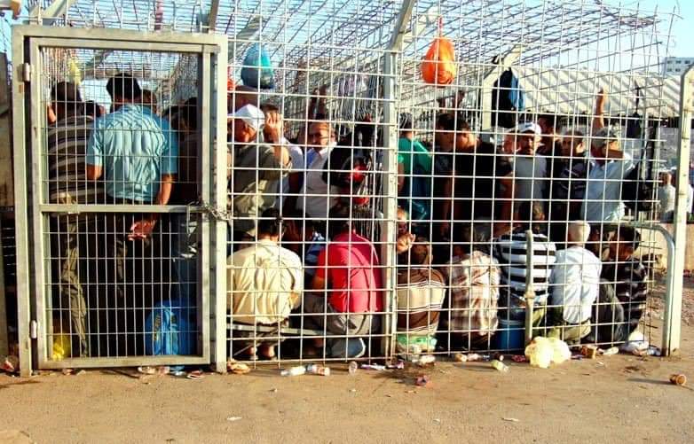 AyaIsleemEn's tweet photo. DON'T FORGET ...
Israel has been putting #Palestinians in CAGES for 70+ YEARS... The World turns away 💔 NOWHERE on this Earth should a HUMAN BEING be kept in a CAGE, or kept BEHIND a WALL
#Long_live_Palestine https://t.co/h68h5HLXGJ