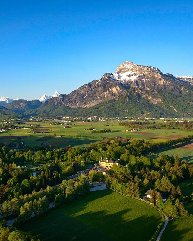 salzburg_info's tweet photo. 😍 Happy Sunday 😍 do you recognize where we are here? 😊
#visitsalzburg #visitaustria #austria #salzburgfestival #salzburg #austria #österreich #video #autumn #herbst #comingsoon #happytravels #citytrip #city #citiesbest #bestcitiesofeurope #happytrav… https://t.co/QMZFrd2JtH https://t.co/7IXZBMtTN7