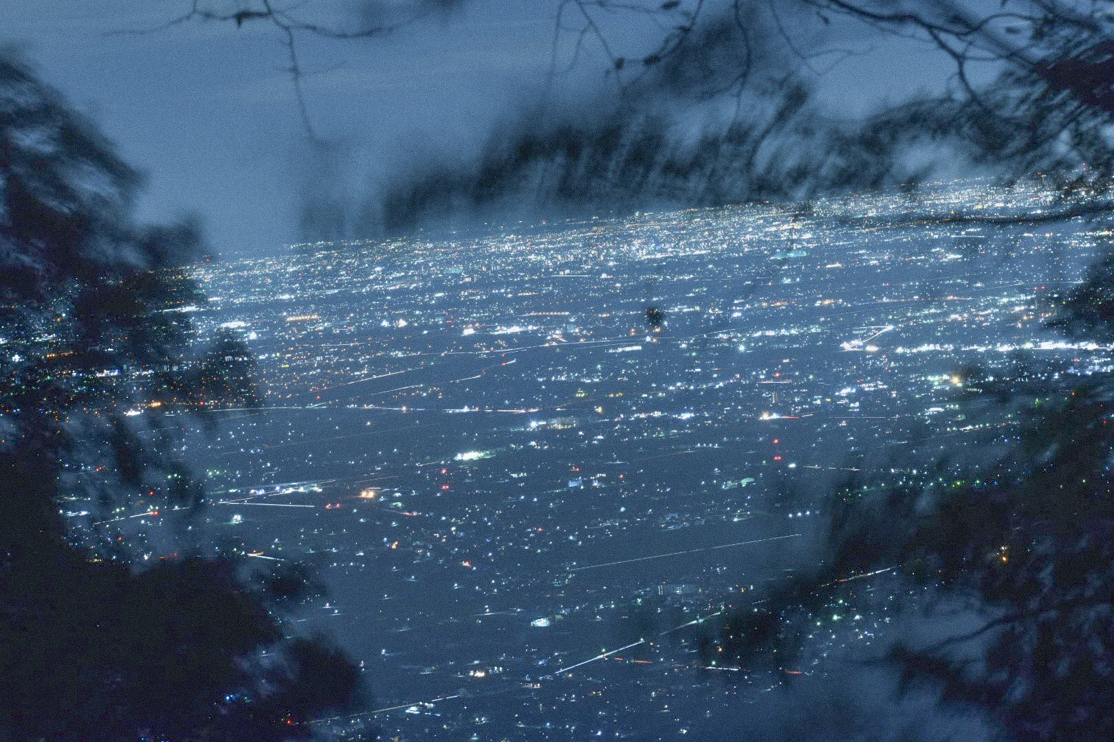あんころ 夜景って凄くエモいけど ちょっと工夫した撮り方すると もっとエモくなった 夜景 池田山 岐阜一の夜景 ファインダー越しの私の世界ᅠ