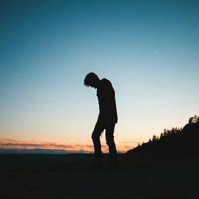 বিন্দু আমি💧
আমি অন্ধকারে জাগি💤
বিলীন হই রোদে🌞
আমায় ডেকনা কান্না পাবে😢
ছুয়োনা ঝড়ে যাবো🎑
কারন আমি তোমাদের ভোরের শিশির🌇