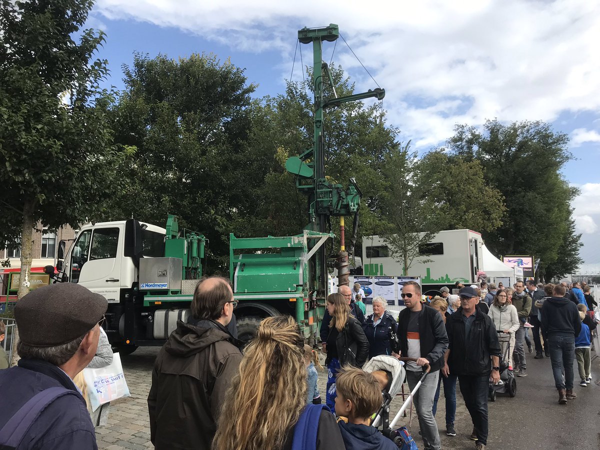 iburo010's tweet photo. Ook op dag 3 veel aanloop van jong &amp; oud bij @iburo010-stand op #Wereldhavendagen ⛴.
We staan er nog tot 18u (#Westerkade) en u bent van harte welkom! #Ingenieursbureau #Stadsontwikkeling @BouwenWonen010 @Wereldhavendgn @Rotterdam #Rotterdam #RotterdamMakeItHappen #WHD2019 #WHD https://t.co/0TdTsGmpwB