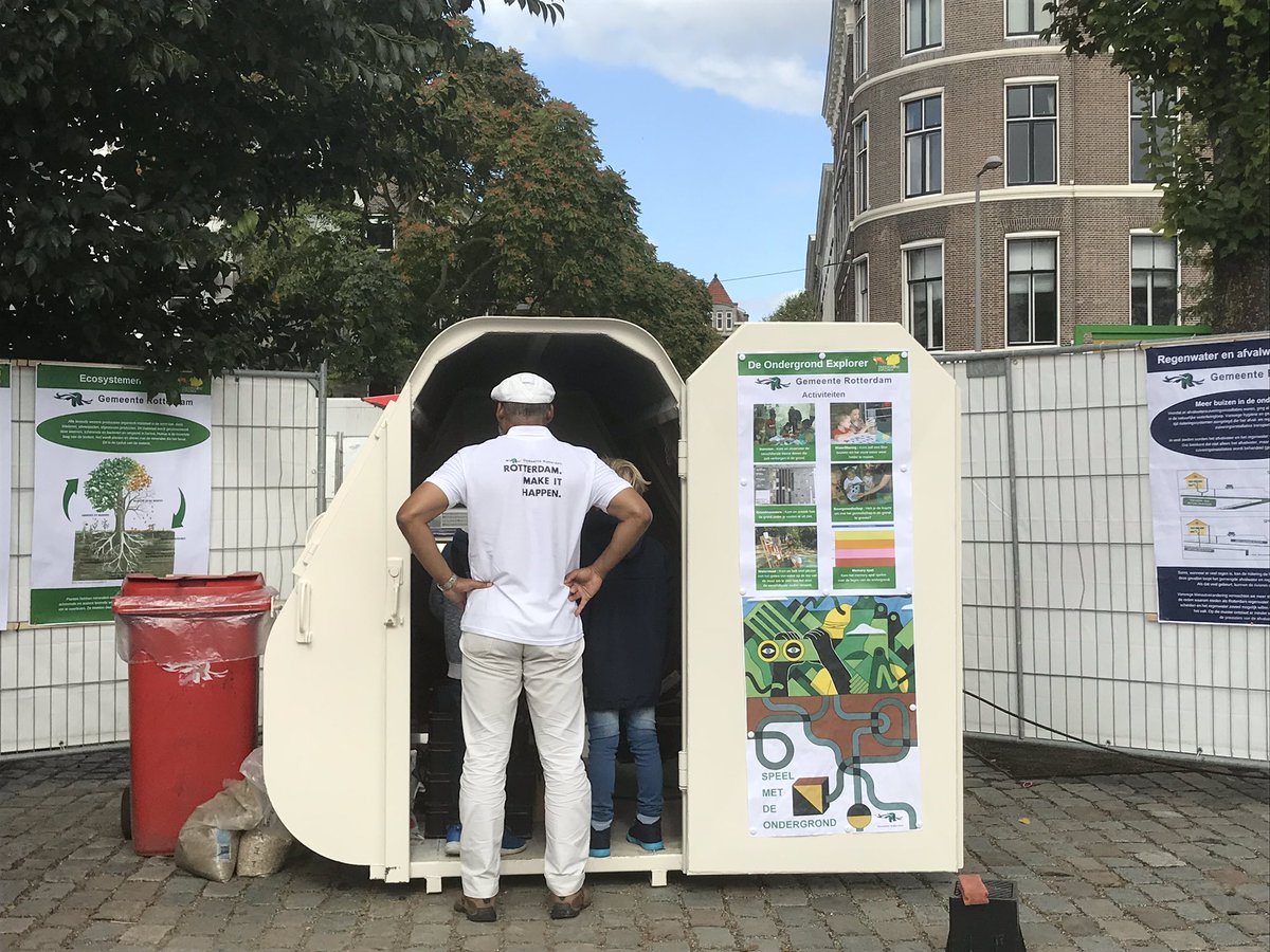 Ook op dag 3 veel aanloop van jong &amp; oud bij <a href="/iburo010/">Ingenieursbureau Rotterdam</a>-stand op #Wereldhavendagen ⛴.
We staan er nog tot 18u (#Westerkade) en u bent van harte welkom! #Ingenieursbureau #Stadsontwikkeling <a href="/BouwenWonen010/">BouwenWonen010</a> <a href="/Wereldhavendgn/">Wereldhavendagen Rotterdam</a> @Rotterdam #Rotterdam #RotterdamMakeItHappen #WHD2019 #WHD