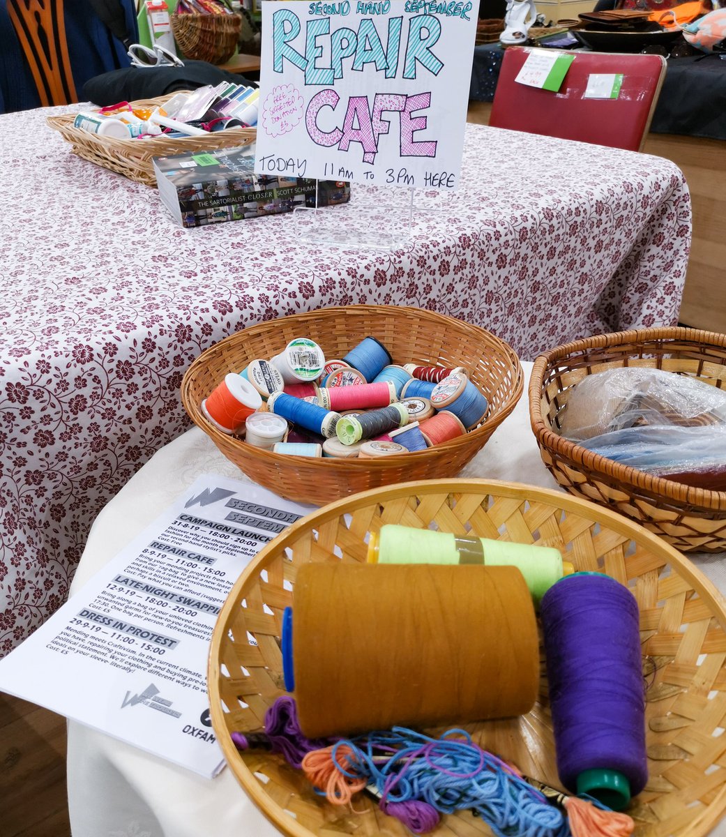 Second Hand September: Raring to get repairing at @oxfam on Madgalen Street, #Norwich with <a href="/WeWearTheTrews/">We Wear The Trousers</a>... bring your glad rags down for some TLC over a cuppa tea and a biscuit ☕🍪👕

#SecondHandSeptember #repair  #norwichsharingcity <a href="/LumiNorwich/">LUMi Norwich</a> <a href="/SharingCityUK/">Norwich Sharing City</a> <a href="/NorwichCC/">Norwich City Council</a>