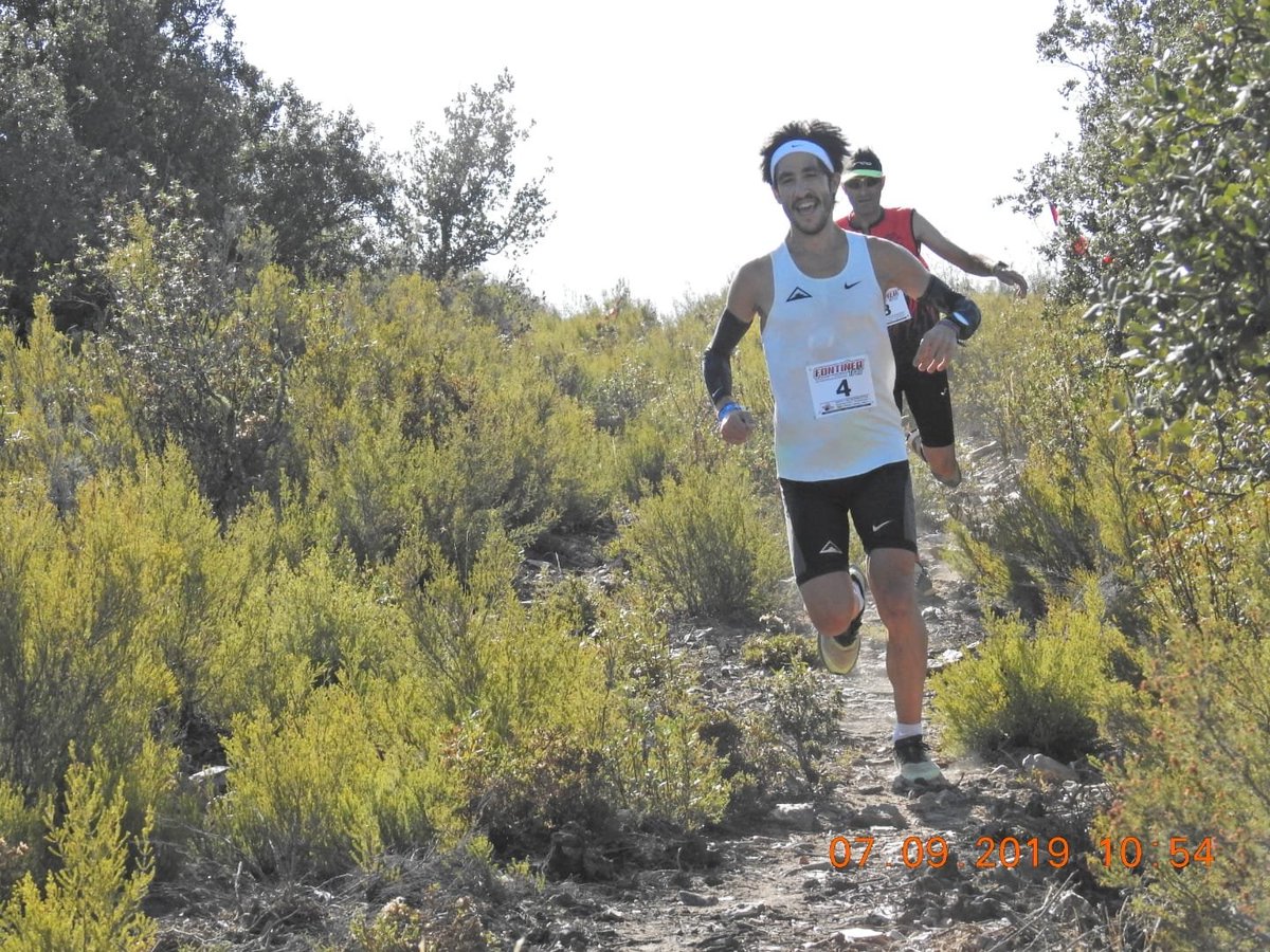 pablovillacxm's tweet photo. Qué buena carrera ayer con mi gran amigo @AlbertoGacevall 

 #FontiñeaTrailCastrocalbon #trailrunning https://t.co/QOKxVaYgNE