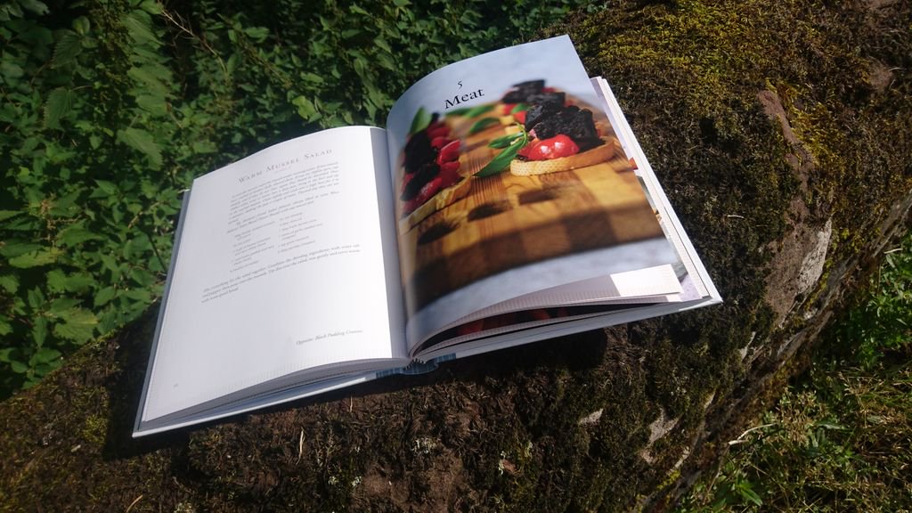 baddinsgill's tweet photo. 🍖LAMBSPIRATION🍖
Lamb fan, @SueHLawrence has just released this stunning addition to the kitchen bookshelf.

There's mulitple mouthwatering Hebridean lamb recipes, but we're biased and like to think that they would taste even better with Baddinsgill lamb!
@BirlinnBooks https://t.co/cDY0NJ88Tb