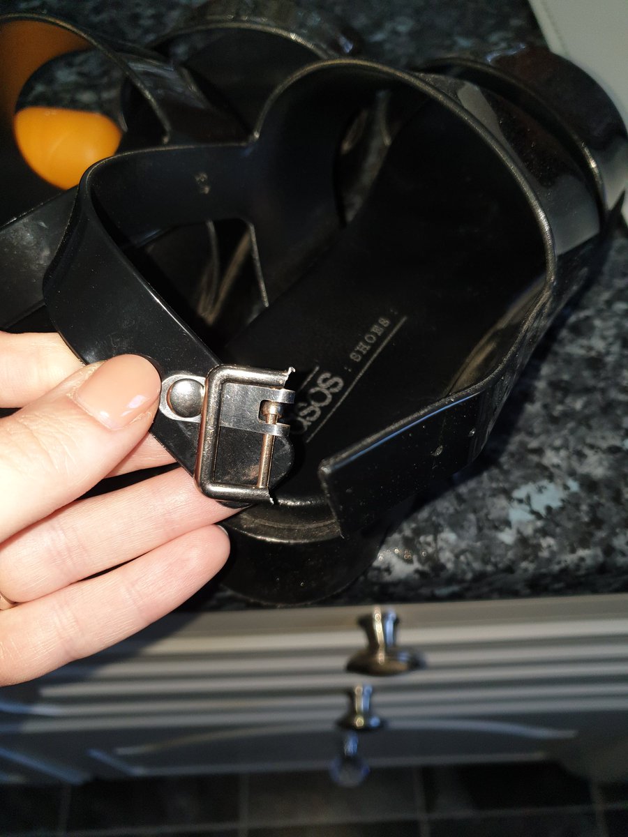 Smanth1990's tweet photo. @ASOS I've only worn these a few times and the buckle has broken. Isit possible to have a replacement pair if available or a refund? Please advise. https://t.co/kFP3gQLQgp