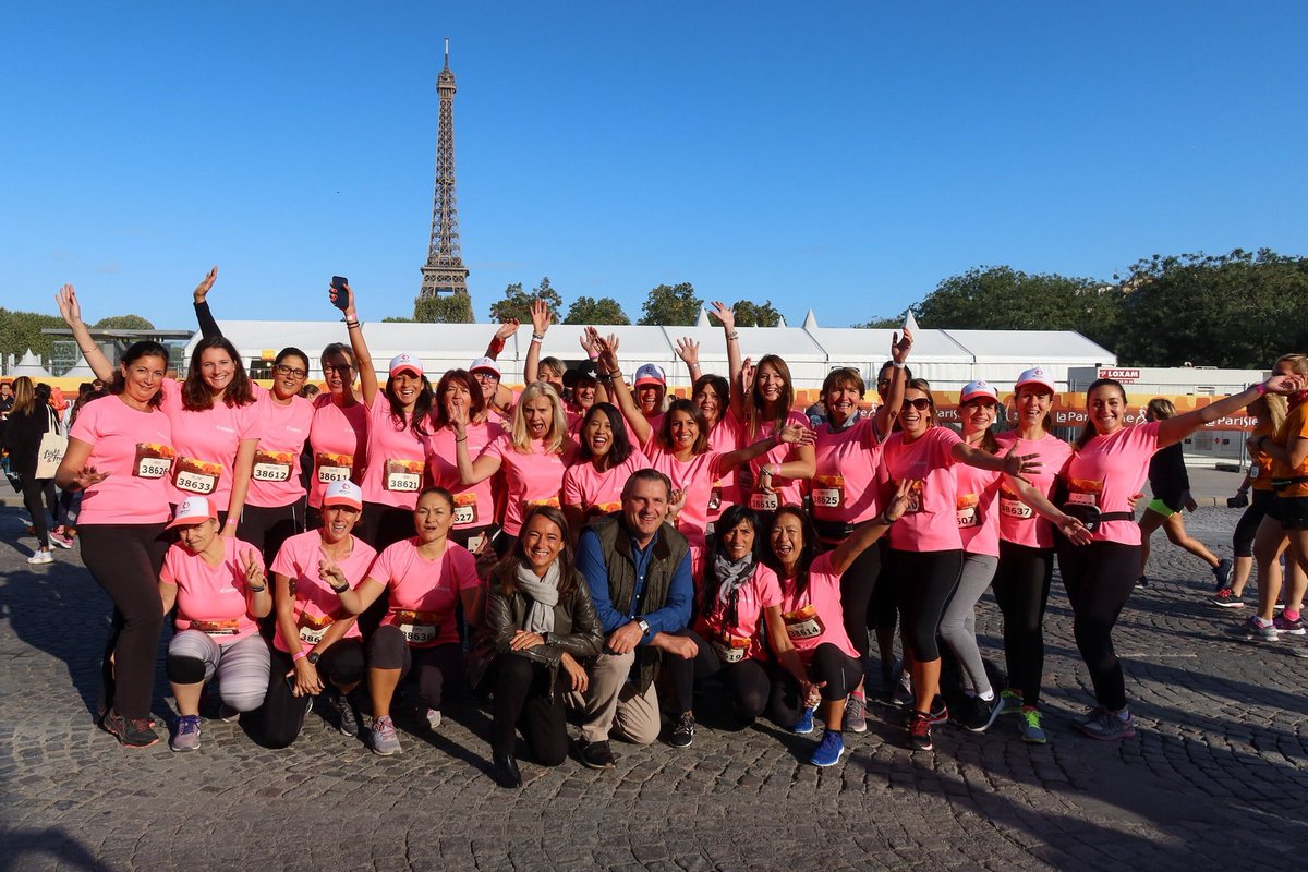 CanonFrance's tweet photo. Nos collaboratrices de Women@Canon se sont données rendez-vous ce matin pour @LaParisienne6km qui soutient la recherche contre le cancer du sein ! 🏃‍♀️ Notre président @Patrick_Chapuis est venu les encourager.💪
Un grand bravo à elles 👏👏👏 #LP2019 https://t.co/gWRjlpkAw9