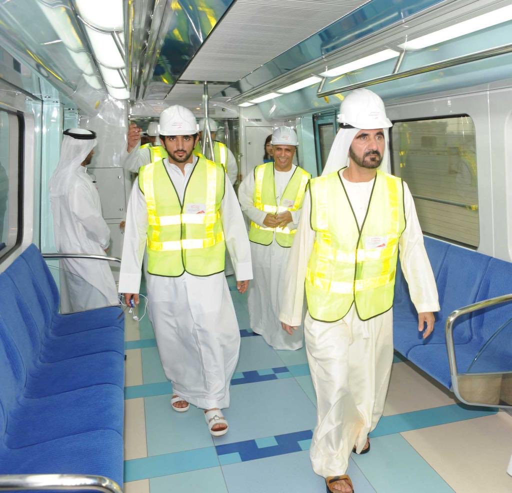 HHShkMohd's tweet photo. استثمرنا اك��ر من ١٠٠ مليار في العقد الماضي على الطرق والمواصلات ... ورؤيتنا الجديدة لمستقبل التنقل في دبي ترتكز على ٣ مباديء .. استخدام التكنولوجيا، الحفاظ على البيئة، وعقد شراكات استثمارية طويلة ... 
ونسعى اليوم للانتقال من الثاني عالميا للأول عالميا في ��ودة الطرق والمواصلات . https://t.co/BKmvm3yONd