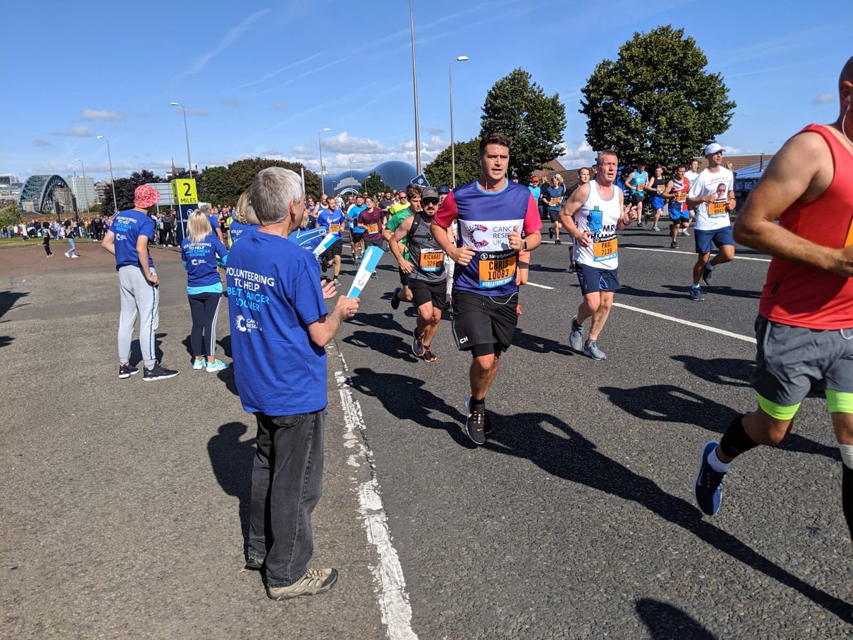 CR_UK's tweet photo. Here comes our #CRUKchallengers, powering through! Keep going, team! 👏 #GreatNorthRun https://t.co/6SvIuYDYs2