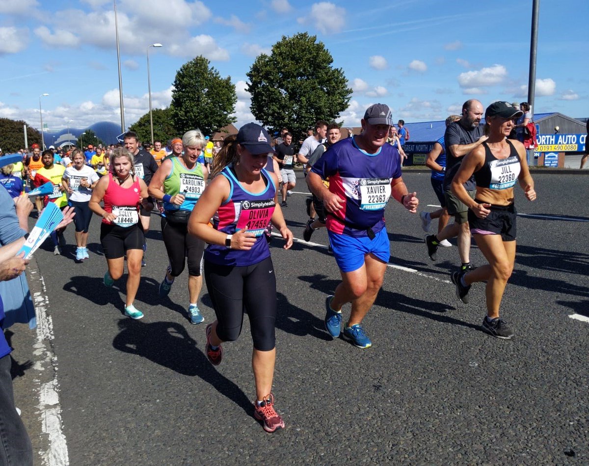 Here comes our #CRUKchallengers, powering through! Keep going, team! 👏 #GreatNorthRun