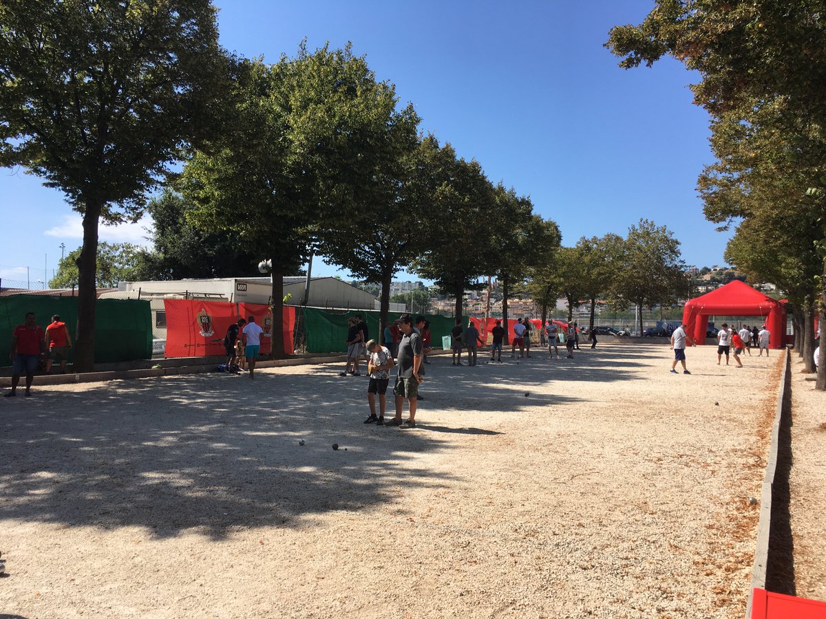 ogcnice's tweet photo. Plus de 120 triplettes en compétition pour le concours de pétanque organisé par le @fdd_ogcnice ! 🔴⚫️ https://t.co/OXfd7dyodl