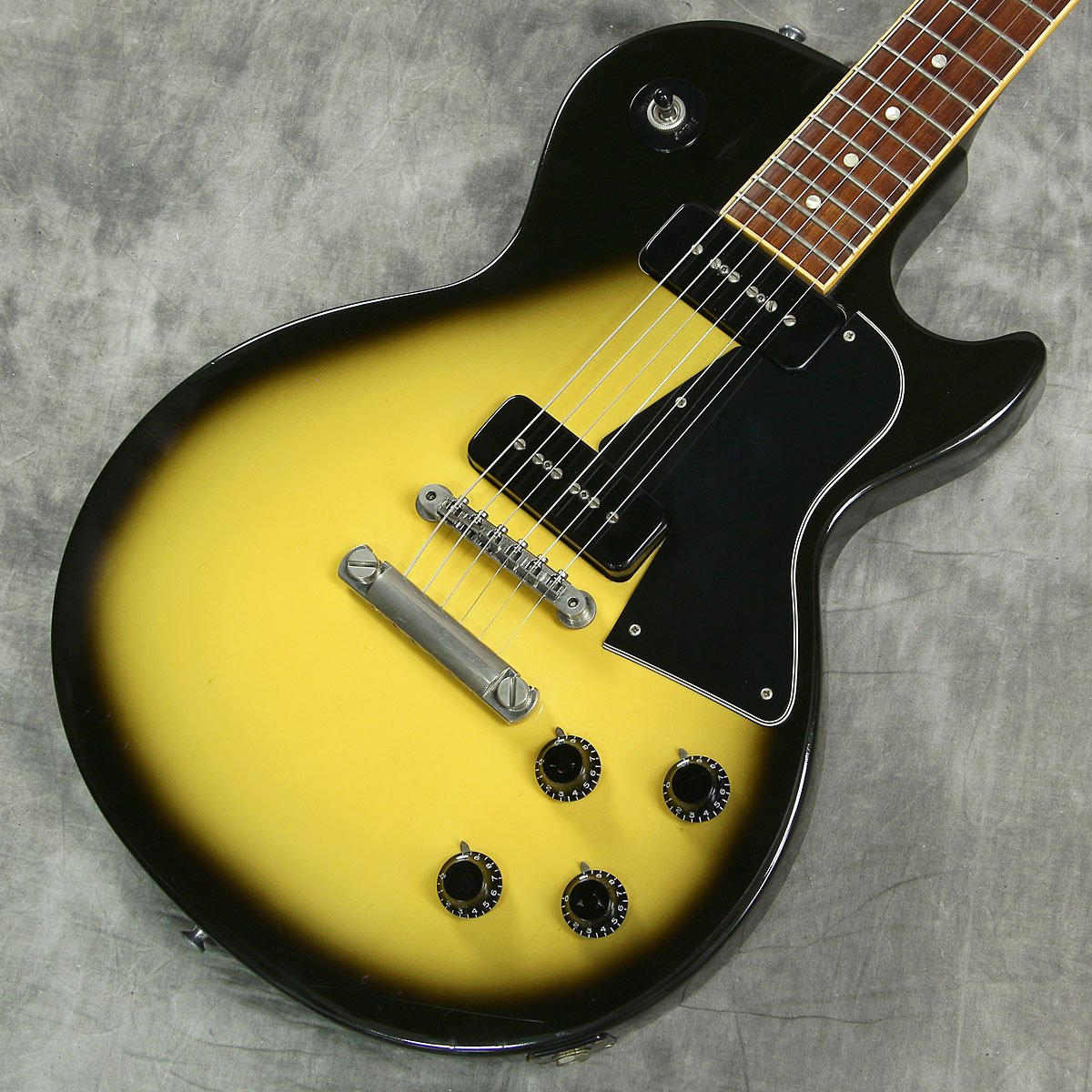 1484_shinjuku's tweet image. 【1階中古エレキNEWS】
クリアランスセールのページはご覧頂けましたか!?
本日もエレキギターを追加しております！

エレキギター、アンプ、パーツなど順次更新しておりますので、この機会をお見逃しなく!

#Digimart #デジマート #セール #クリアランスセール
is.gd/8oinso