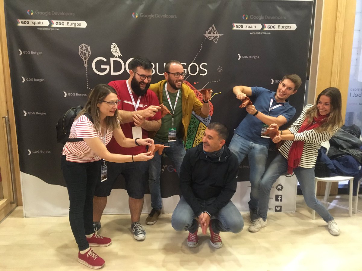 eunEsPlata's tweet photo. Y los ganadores de #almoAwards de este #noSummit son 🥁🥁🥁 @Aurora_Barrero @kom_256 @jm_markez Carlos de @GDGHuelva @crissantamarina 🏅🏆🏵🎉🎊🦄 muy merecidos!!! 🚢🚤🛳 @davilagrau!!! @MorcillaConf @GDGBurgos muchas gracias por la organización, sois muy top top 👍👍 https://t.co/q4JYOZyiXK