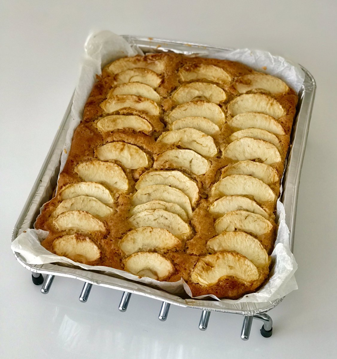 Autumn is just around the corner so time to bake Apple &amp; Cinnamon cake 🍏 #sundaybaking <a href="/SundayBakeClub/">Sunday Baking Club</a>