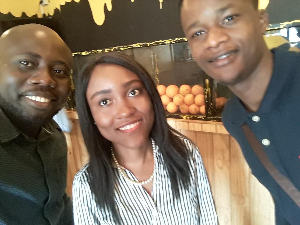 ghislainmbesse's tweet photo. Moi et @HanielBile prenons part au #HealthyBrunch #Makutano4youth à @SurpriseTropic1 (bar à jus) de @benesthermunde1. @ypard_rdc @jdeen304 @SultaniMakutano #Stropicale @Jlnday @EBotela @JKanyoni @makalabio @Makutano4Youth @youthconektrdc @YouDeFRdc @Youthfim @YouthCongolese https://t.co/o5fnZaszVd