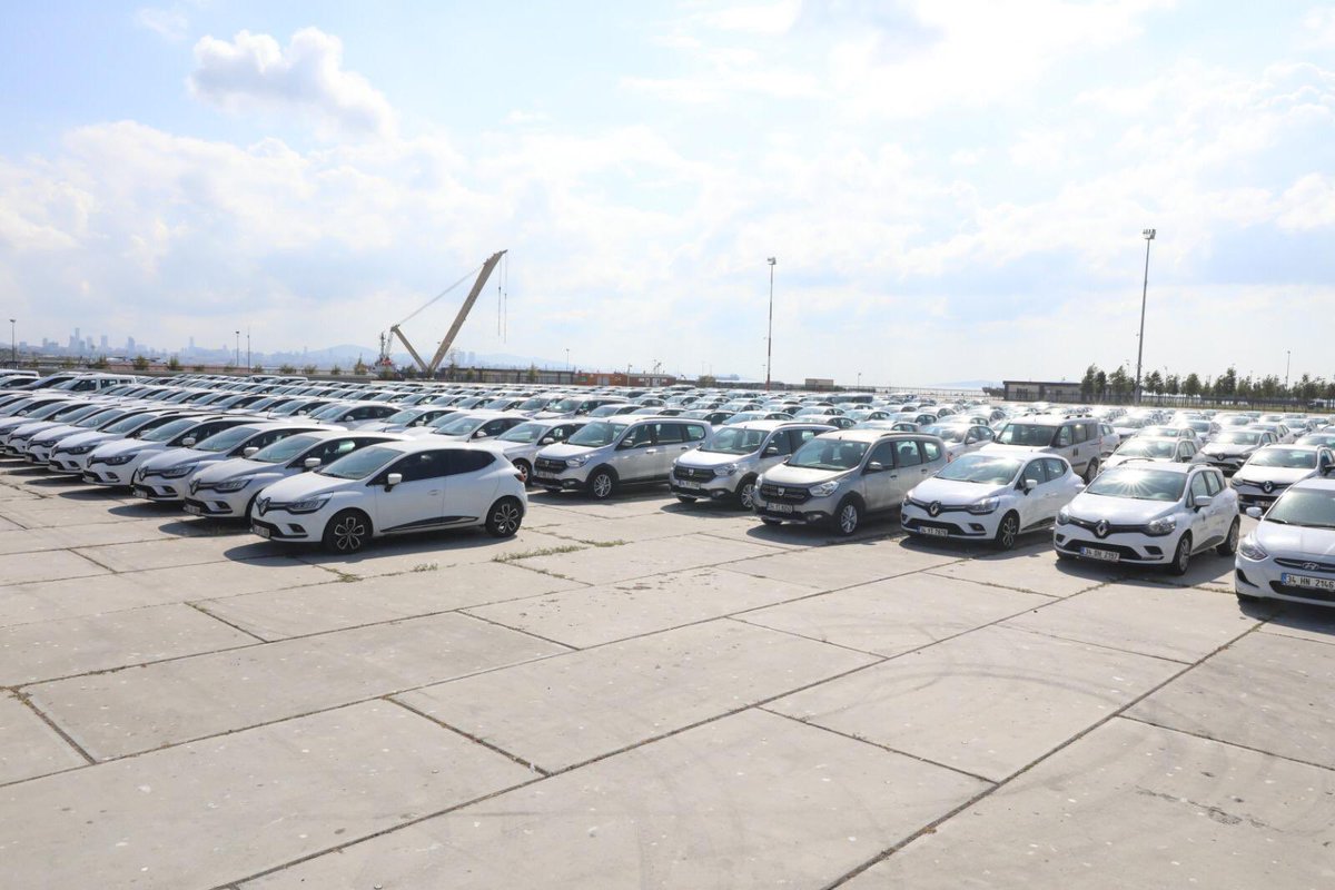 istanbulbld's tweet photo. İBB, bağlı kuruluşları İETT, İSKİ ve 28 iştirak şirketlerinde 730 araçtan tasarruf edilecek. Toplamda yılda 49,5 milyon lira tasarruf sağlanacak. 5 yıllık süreçte bu tasarruf 250 milyon lirayı bulacaktır. Nisan, Mayıs ve Haziran'da da 517 araç şirketlere iade edilmiştir. https://t.co/z6wJWKfT1D
