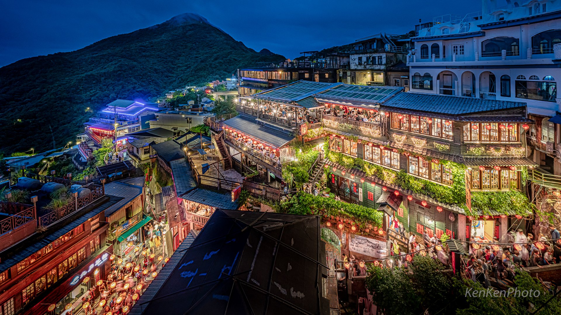 Kenken 千と千尋 のモデルになったとも言われる台湾の九份 そのへんのガイドブックよりもキレイな写真が撮れたのでみなさんに見てもらいたいです めっちゃ雰囲気良くて台湾行かれるならオススメです 千と千尋の神隠し 台湾 九份 Taiwan Jiufen