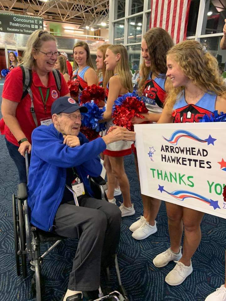 Arrowhead High School loves veterans! Last night our @AHS_Hawkettes helped elebrate 180+ vets returning to MKE after their <a href="/SSHonorFlight/">Stars and Stripes Honor Flight</a> to Washington DC. #honorflight #thankstoveterans