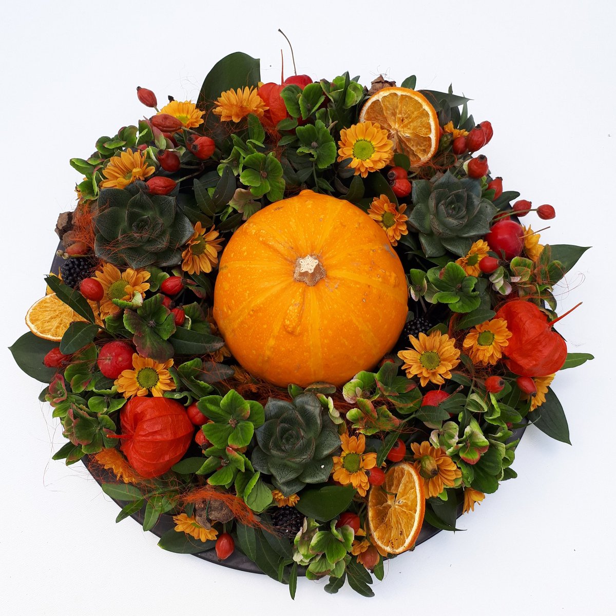 🍂🍁 WORKSHOP 🍁🍂
Maandag 16 sept 13.30 uur
Dinsdag 17 sept 19.30 uur
Locatie: Atelier Naaldwijk 
Prijs €30,=  incl 2 x koffie of thee met wat lekkers. Opgeven via whattsapp 0620808300 of
vreugdenhilbianca@gmail.com
#workshop bloemstylistbiancavreugdenhil.nl