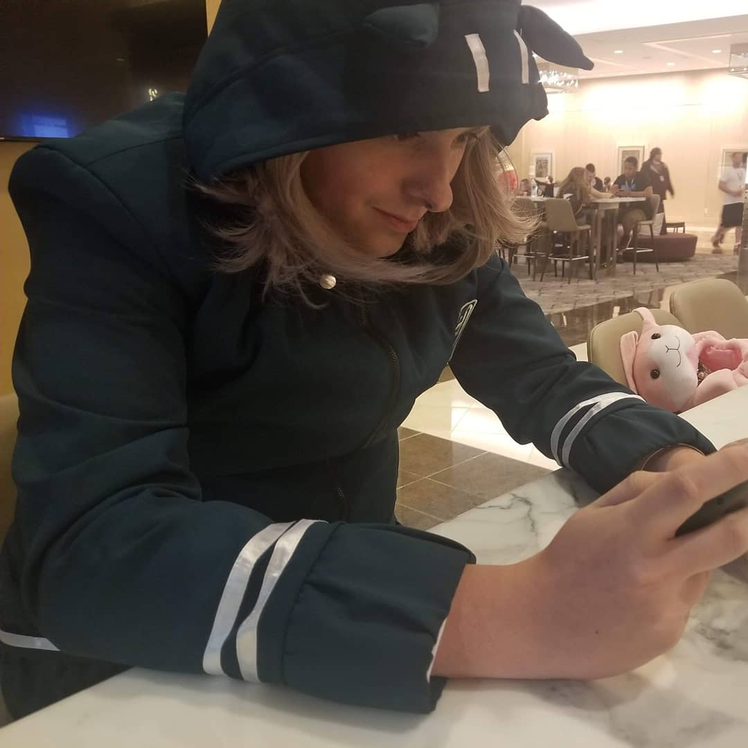 ArtemisCosplays's tweet image. Insta got these photos so its your turn twitter. #cosplayersofinstagram #nonbinarycosplayer #pnwcosplay