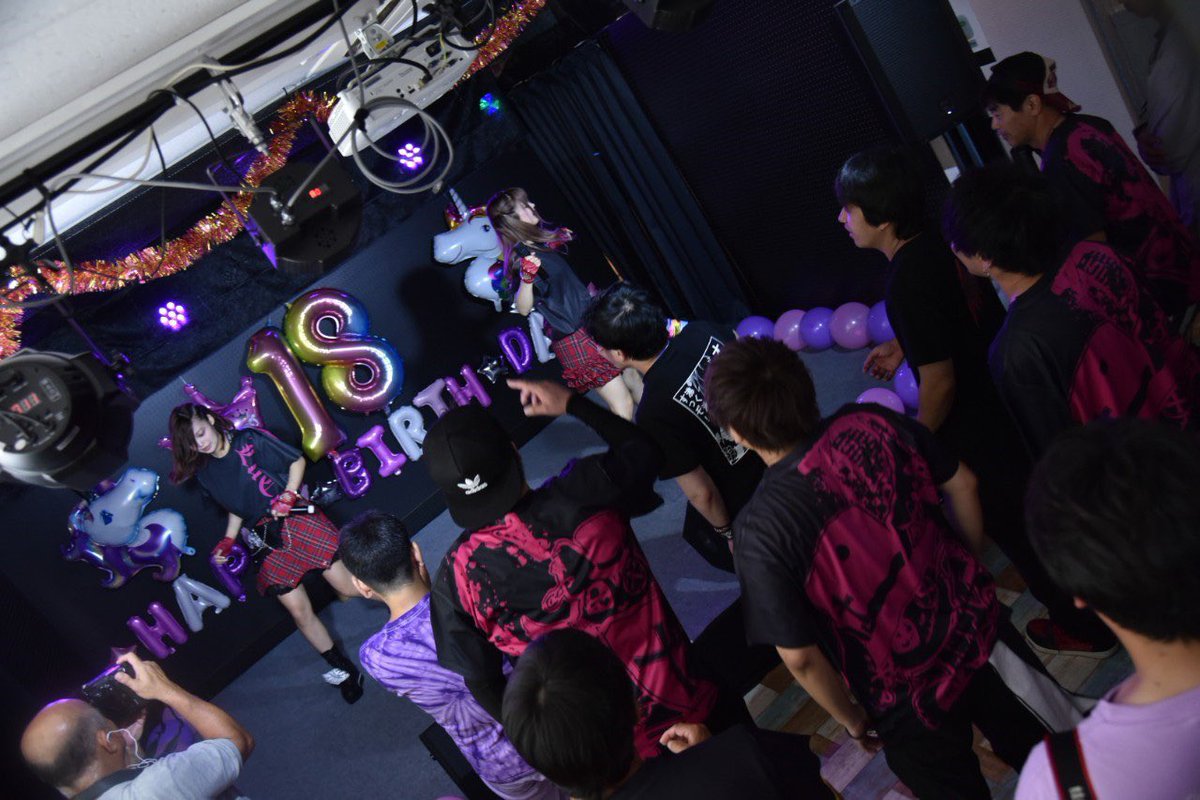 cife_r's tweet photo. IDOLISM#46

ダイエット部の皆さん
大変お疲れ様でした！！

今日はゆっくり眠れると思います。

30分ステージセトリ極秘という
中5曲中2曲正解でした！！

今日も皆さんと楽しめた
ステージでした😈

改めまして
すみれちゃんお誕生日おめでとうございます🎂 https://t.co/2uEu3cGcTb