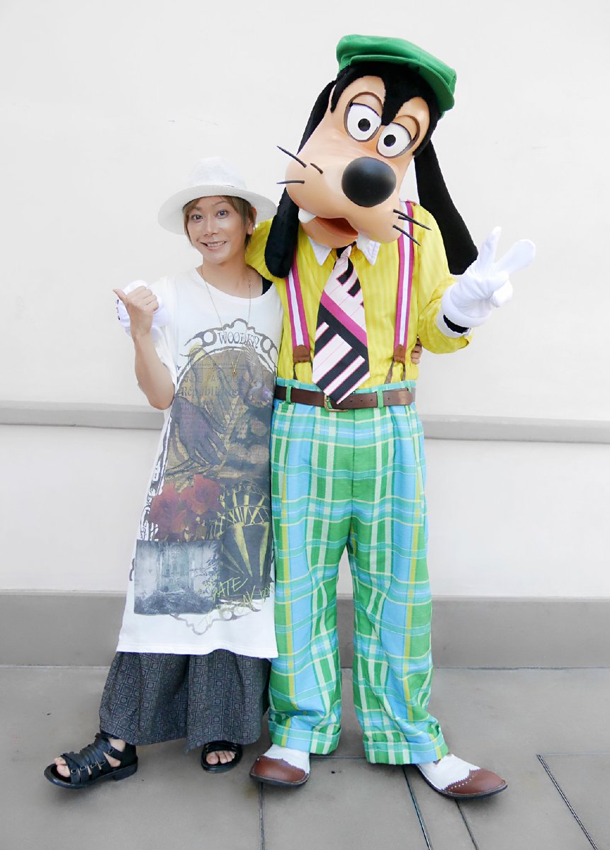 Kimeru カリフォルニアディズニーアドベンチャーの衣装 ミッキー ミニー グーフィー プルートは通常衣装だった Kimeru カリフォルニアディズニーアドベンチャーの衣装 ミッキー ミニー グーフィー プルートは通常衣装だった