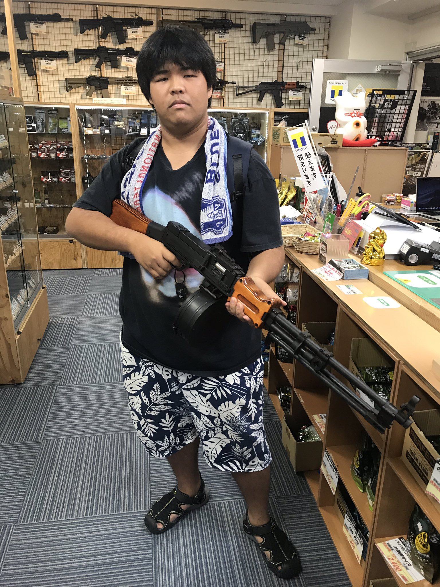 偉大な ライトニングホーク econet.bi