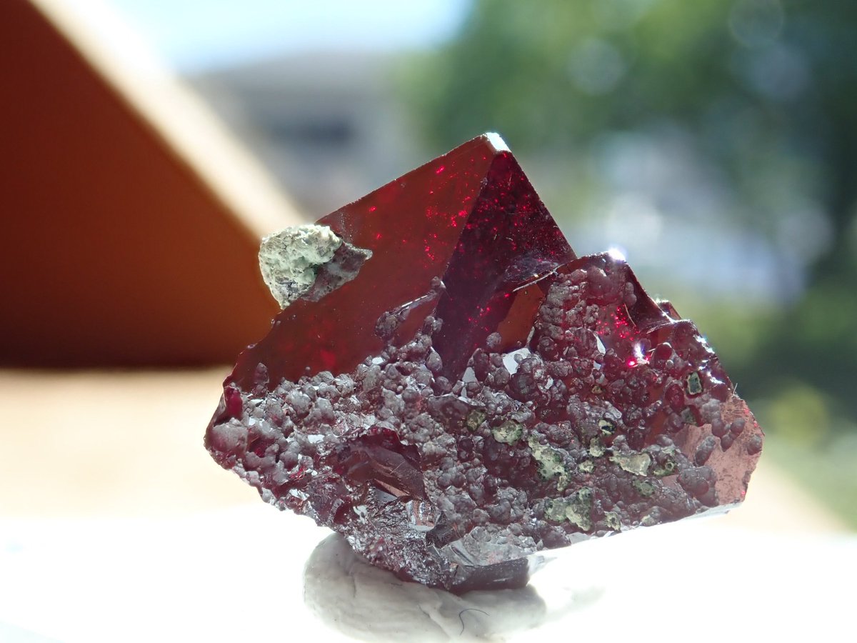 Bump_cloud's tweet image. これぞ赤銅鉱。
左右2cmオーバー、よく透ける。