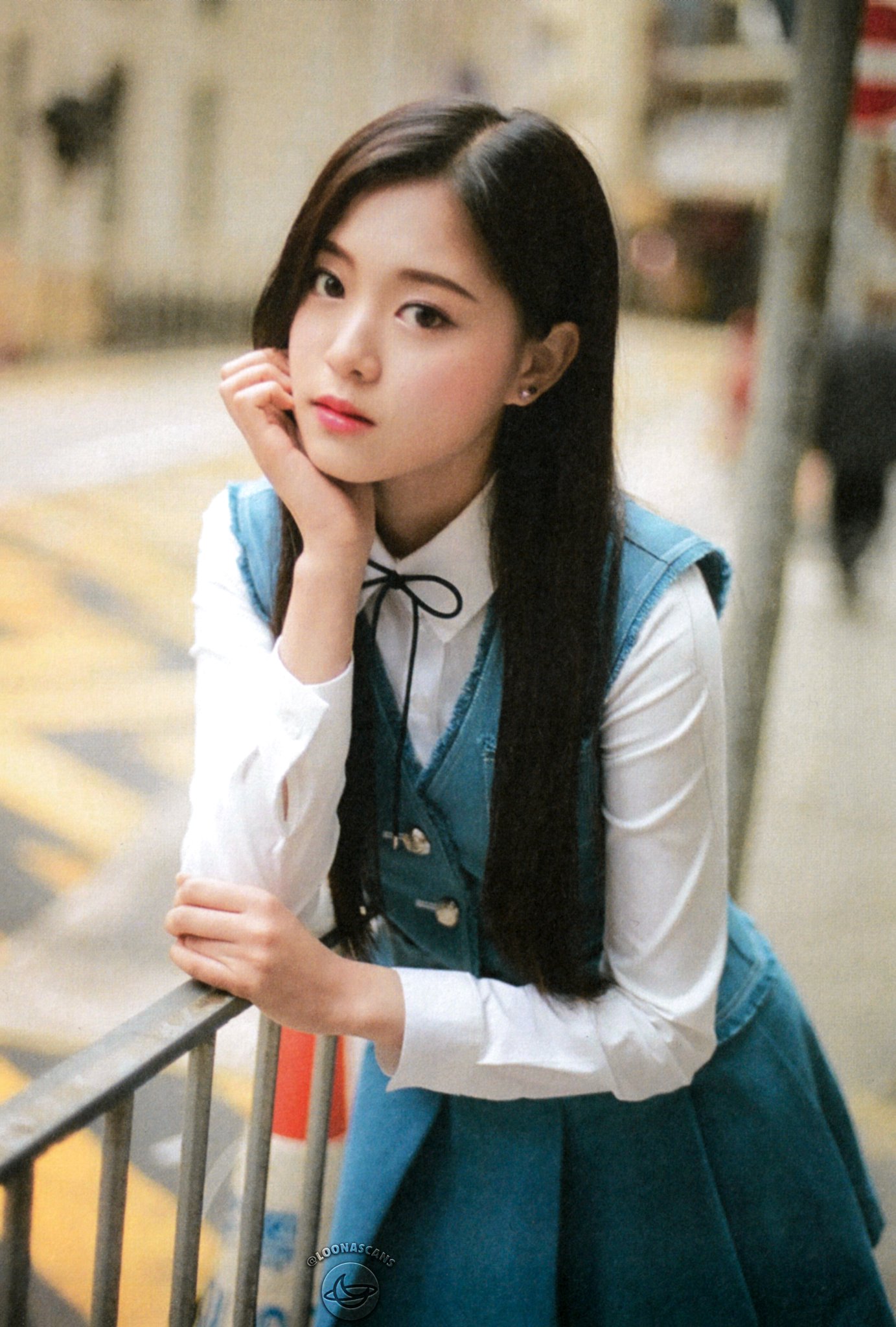 loona scans on X: "◇ LOOΠΔ 1/3 ◇ » Love & Live Hyunjin «  https://t.co/PlnppXMF2O" / X