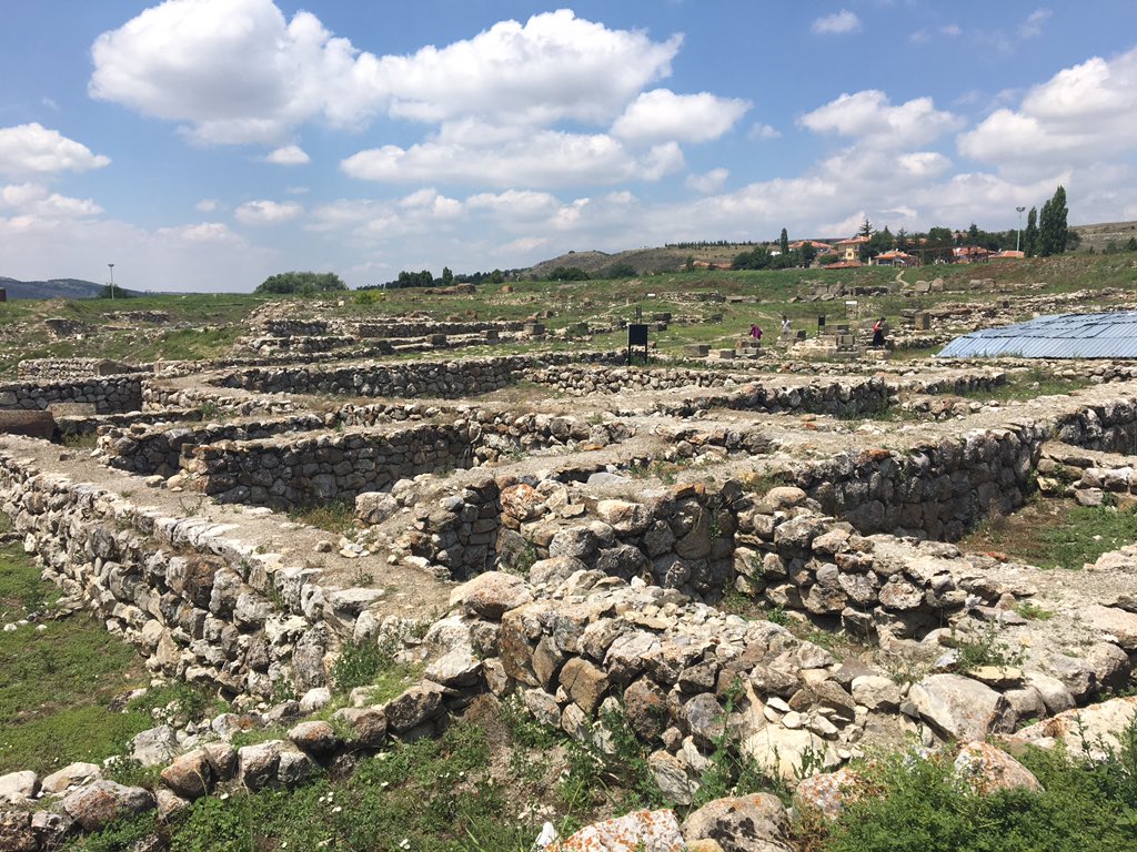 In July came a long-awaited road trip to the former Hittite capital of Hattusa, which is in Corum province in central Turkey and the kings’ tombs in Alaca Hoyuk nearby. More information about the tombs here  https://www.ktb.gov.tr/EN-114132/alacahoyuk.html