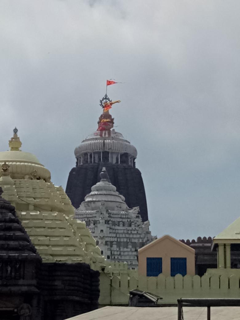 TiwariProf's tweet photo. #JagannathPuri #Puri #Odisha #divinity The visit has been overwhelming as well as satisfying. #Khichdi Prasad is very tasty and filling. #LordJagannath is the #Lord of #sumptuousness and especially #food . https://t.co/hcLPBtWfMH