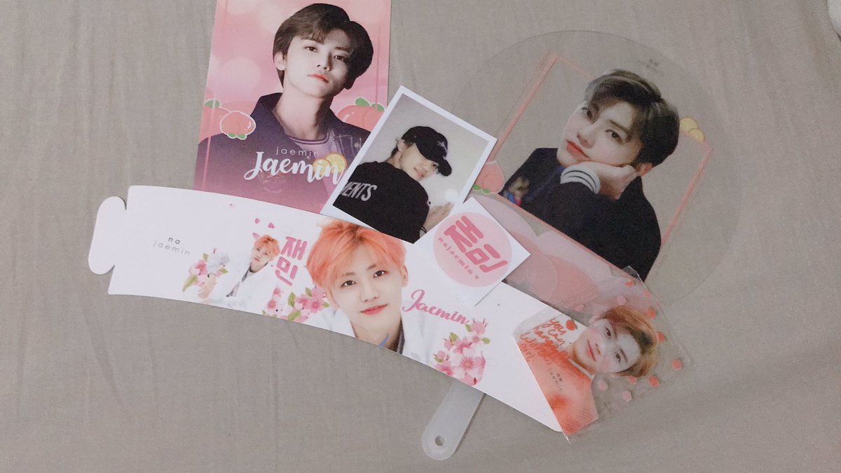 _neoctea's tweet image. JAEMIN FANKIT by @/madeby405found — PHP 350 

I’ve decided to sell this extra Jaemin set. 

Reply “Mine” to reserve. 

One week reservation only. 

 #neocteaonhands