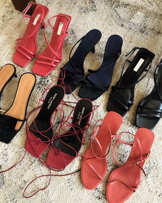 svethppl's tweet photo. Decisions decisions 😻⁠
⁠
#ShoeCollection #BigDecisions #Choices #Pinterest #SourceUnknown https://t.co/kSzbqxwa7N