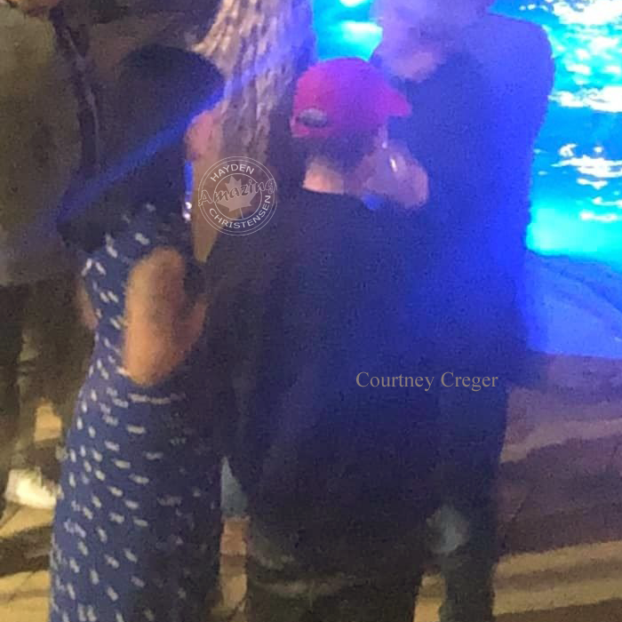 AmazingHaydenCh's tweet photo. Hayden Christensen at #FanXFall19 afterparty 🥂🕺 https://t.co/wa7N6oGj9T