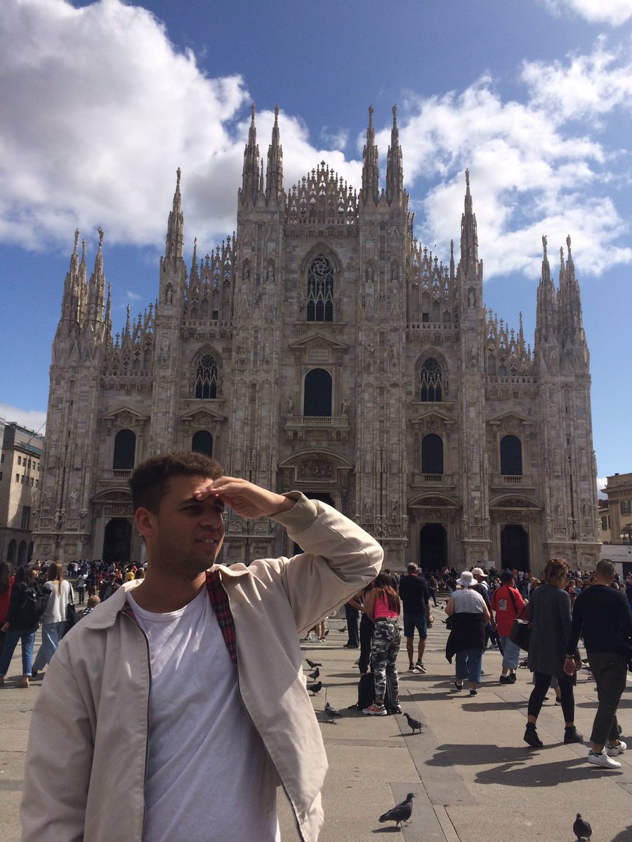 TheTherappy's tweet image. Trying to find @ItsDonRobbie so we can talk selling Xhaka...Lake Como tomorrow? #FindRobbie