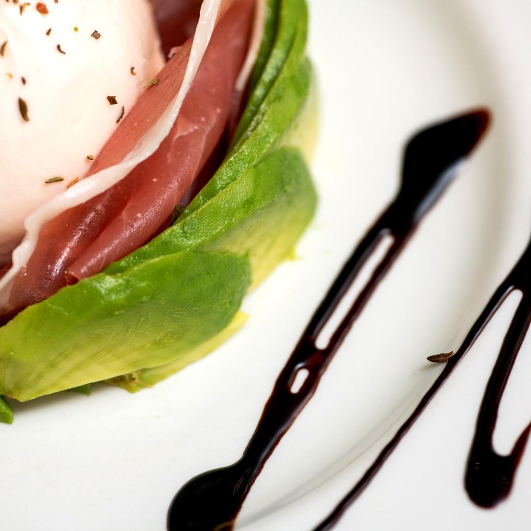 _locanda_'s tweet image. Our Italian Burrata cheese with avocado, parma ham and balsamic glaze is something everybody should experience at least once! 😍 #burrata #avocado #balsamic #parma #essential

Book here &amp;gt;&amp;gt;&amp;gt; bit.ly/LocandaBookings