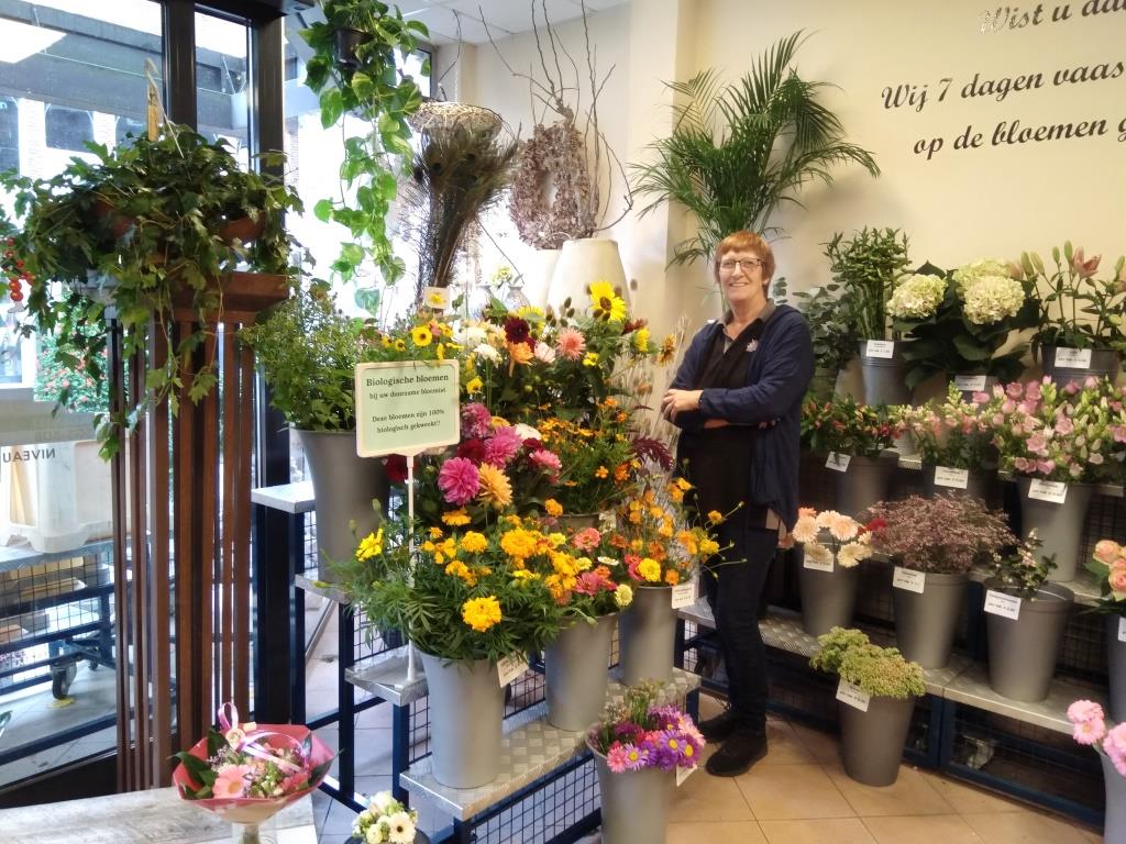 Iedere maand krijgt de winnaar van de maandprijs een prachtig boeket. En nu ook nog eens 100% biologisch! Meeuwsen bloemen sponsort het boeket dat de maandwinnaar in ontvangst mag nemen. #biologisch #logisch #meeuwsen #bloemen