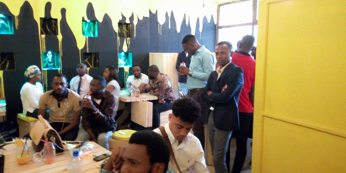 Shd_officiel's tweet photo. #Makutano4Youth continue a #Stropicale Des produits très intéressants @youthconektrdc @ghislainmbesse @ThierryMeyerPM @NicolasJSimard @LorenceKabasele @UNFPARDC https://t.co/jfVkEKrdbu