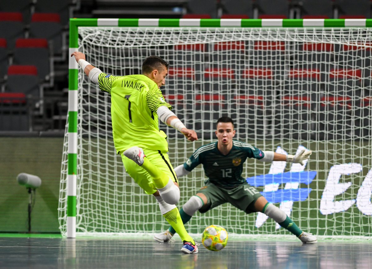 UEFA Futsal on Twitter: "Keeper v keeper - Poland🇵🇱 won that one to equalise and they now lead Russia🇷🇺 2-1 (though an outfield player Jakub Raszkowski!) #U19Futsal https://t.co/9WR4iZk05z… https://t.co/xyjh3fySkH"