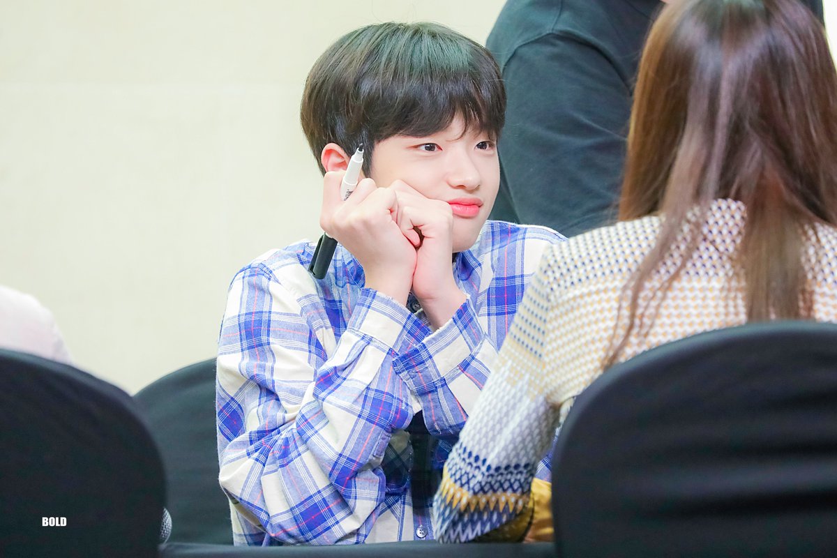 BOLD_0909's tweet photo. 하늘에서 내려온 애기 천사 강림 18주년을 모두 기념합시다 🙏

 #HappyDongpyoDay 
#손동표_생일축하해 
#동표야_열여덟번째_생일축하해
#SonDongpyo #손동표  #孙东杓  #ドンピョ
#X1 #엑스원 https://t.co/eUFvdMcV98